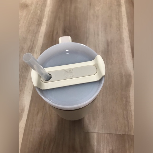 Stanley 40oz Tumbler - Picture 4 of 14